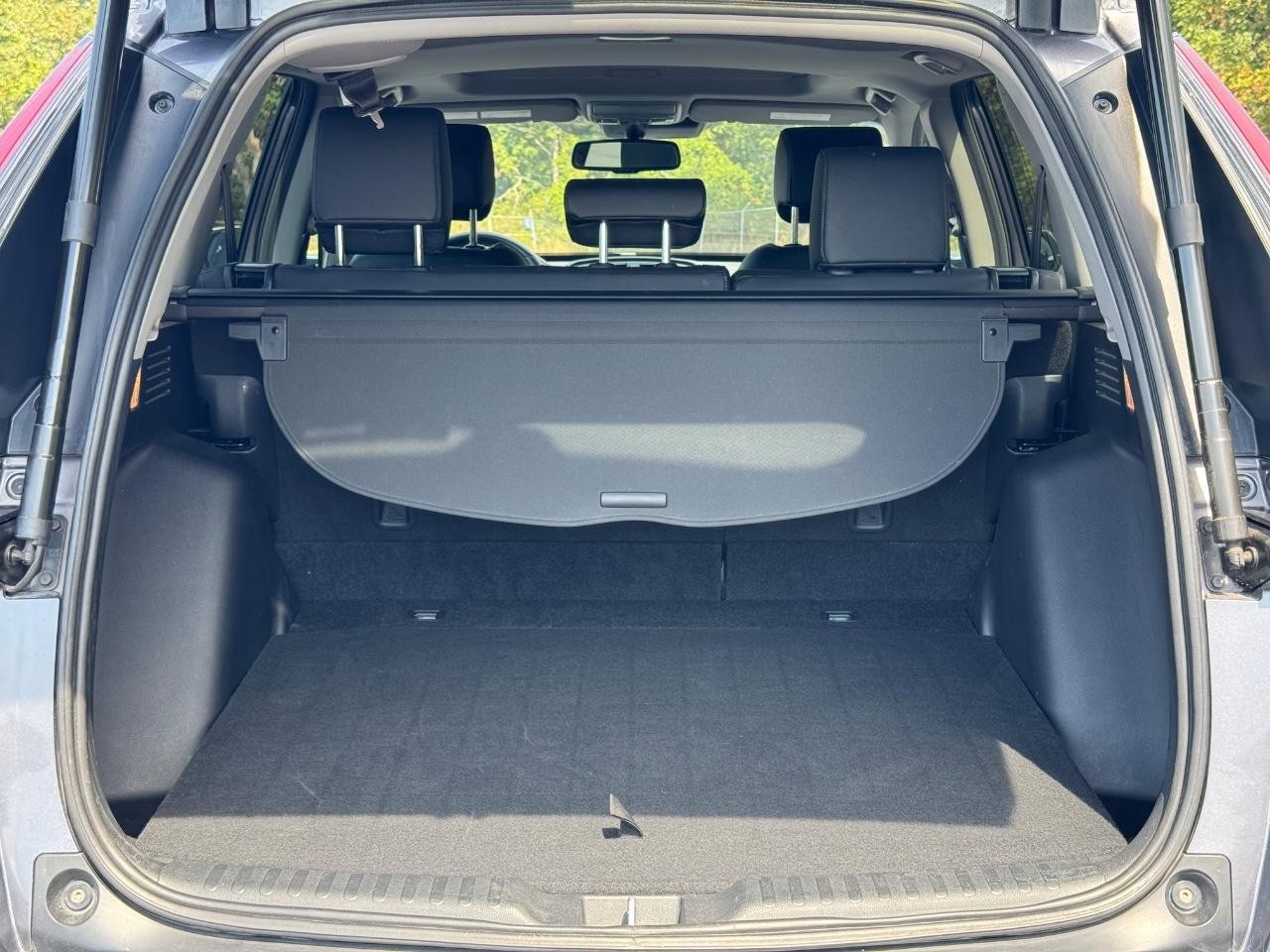 Honda CR-V Vehicle Full-screen Gallery Image 04