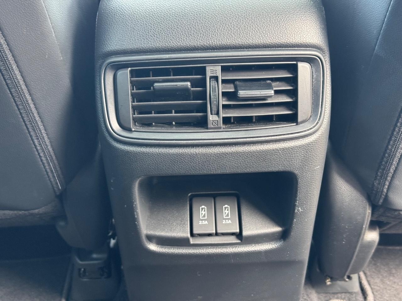 Honda CR-V Vehicle Full-screen Gallery Image 15