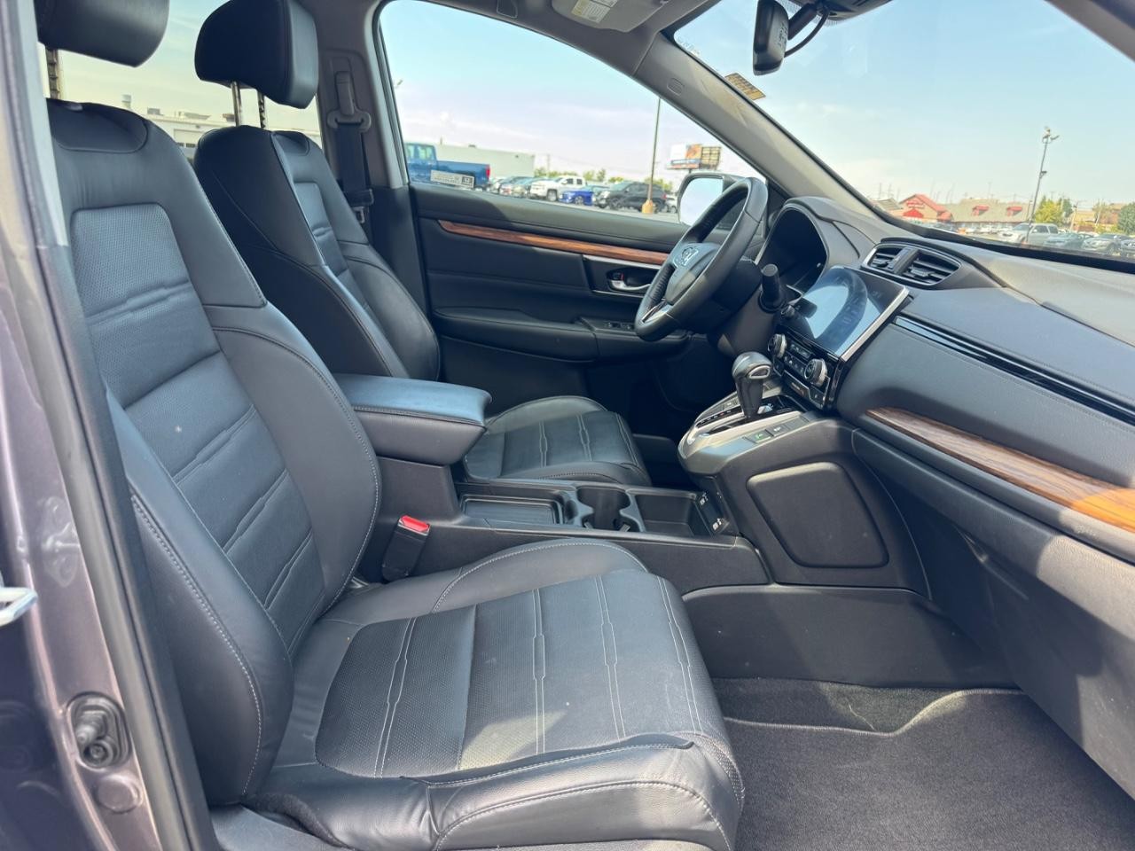 Honda CR-V Vehicle Full-screen Gallery Image 16