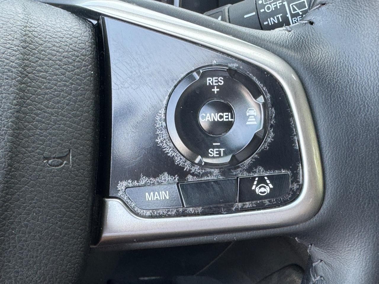 Honda CR-V Vehicle Full-screen Gallery Image 21