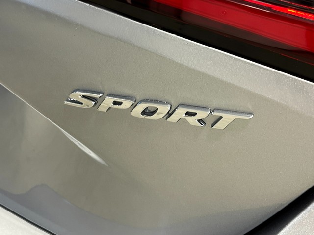 Honda Civic Hatchback Vehicle Full-screen Gallery Image 07