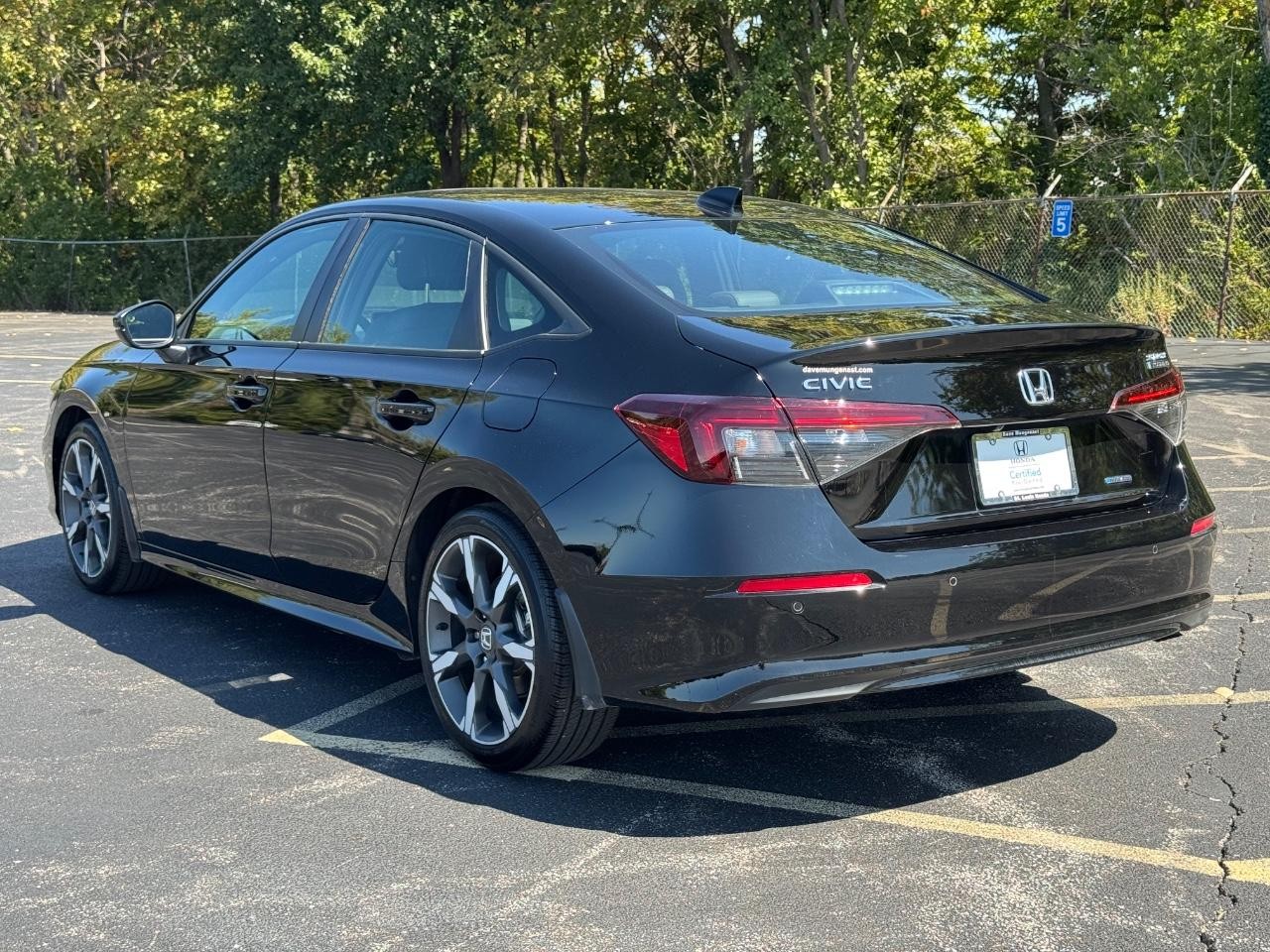 Honda Civic Sedan Hybrid Vehicle Full-screen Gallery Image 06