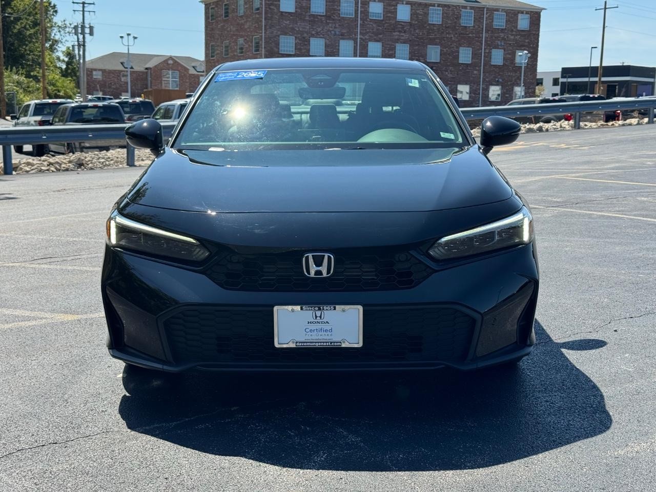 Honda Civic Sedan Hybrid Vehicle Full-screen Gallery Image 09