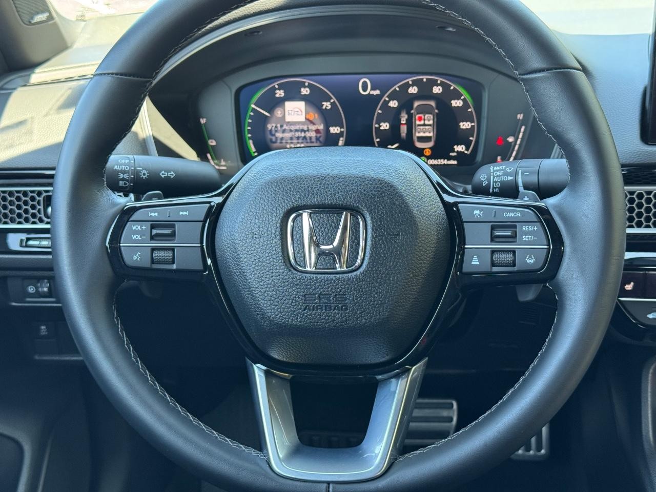 Honda Civic Sedan Hybrid Vehicle Full-screen Gallery Image 12