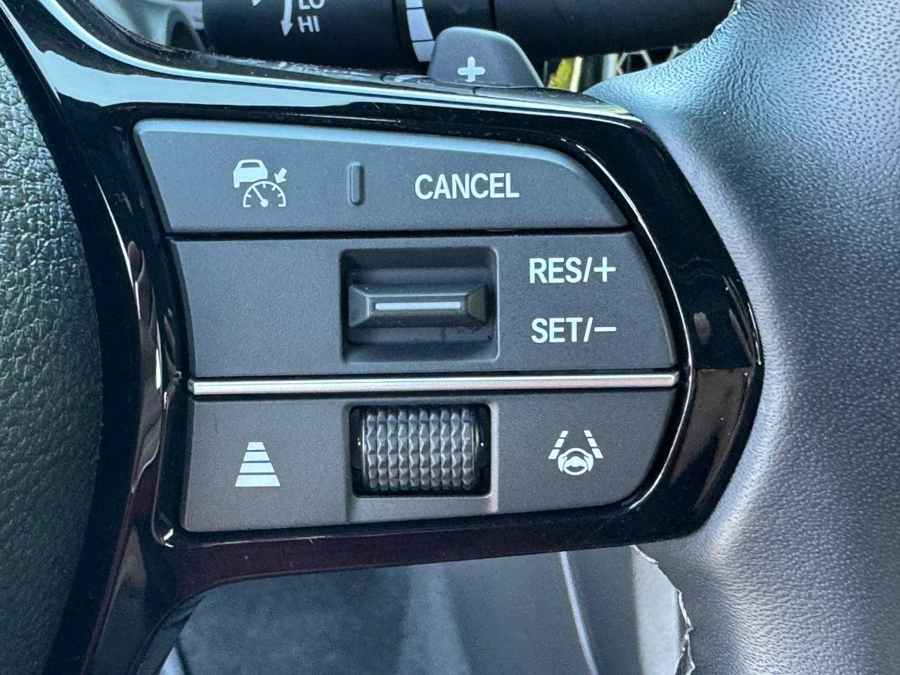 Honda Civic Sedan Hybrid Vehicle Full-screen Gallery Image 22