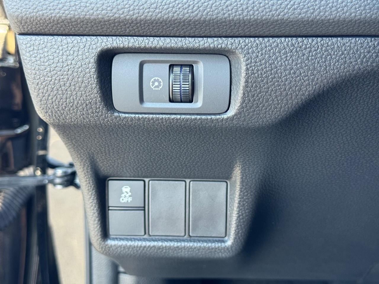 Honda Civic Sedan Hybrid Vehicle Full-screen Gallery Image 23