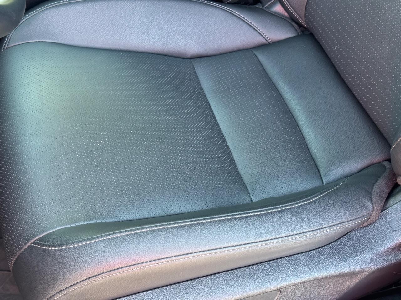 Honda Civic Sedan Hybrid Vehicle Full-screen Gallery Image 27