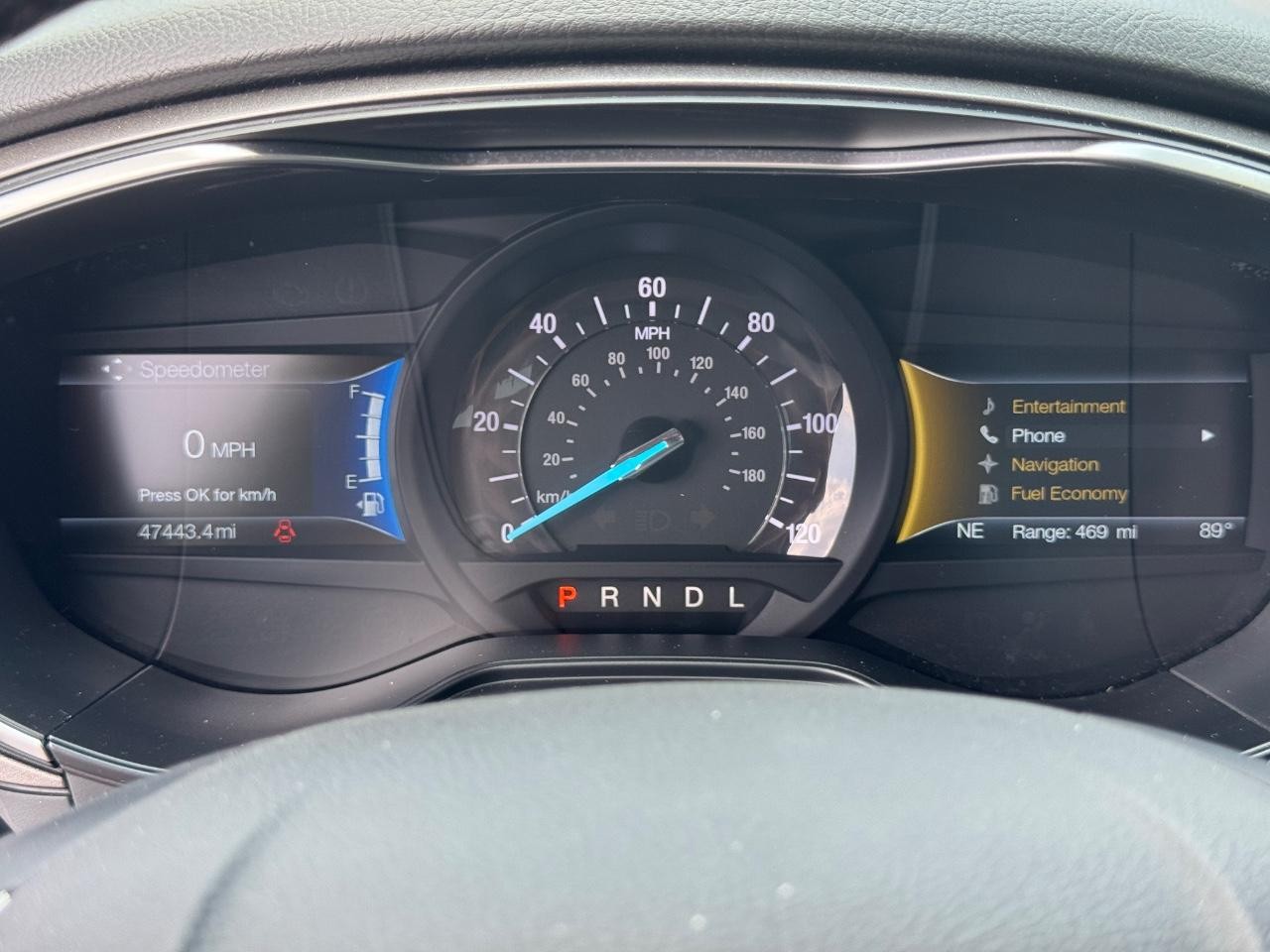 Ford Fusion Hybrid Vehicle Full-screen Gallery Image 20