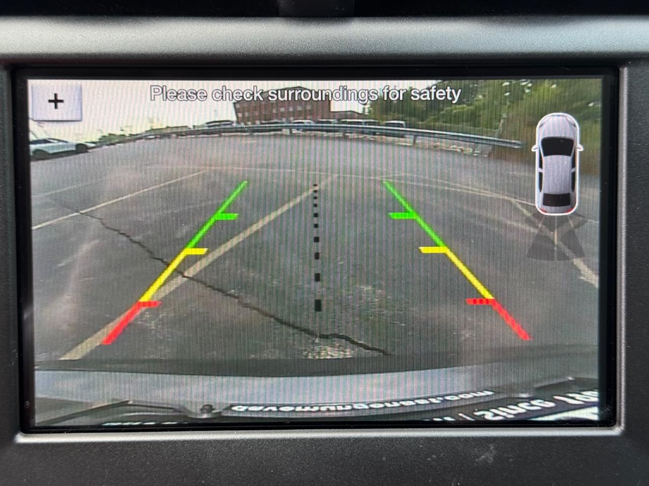 Ford Fusion Hybrid Vehicle Full-screen Gallery Image 24