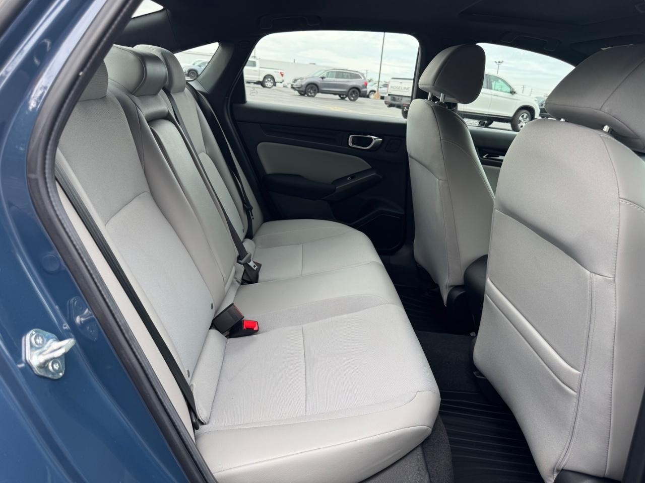 Honda Civic Sedan Hybrid Vehicle Full-screen Gallery Image 10