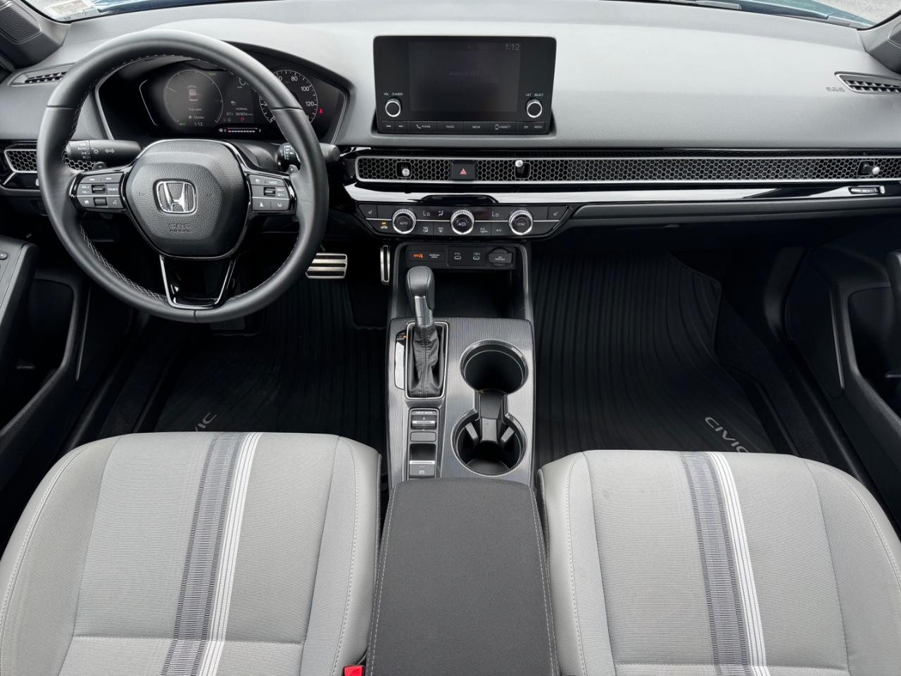 Honda Civic Sedan Hybrid Vehicle Full-screen Gallery Image 11