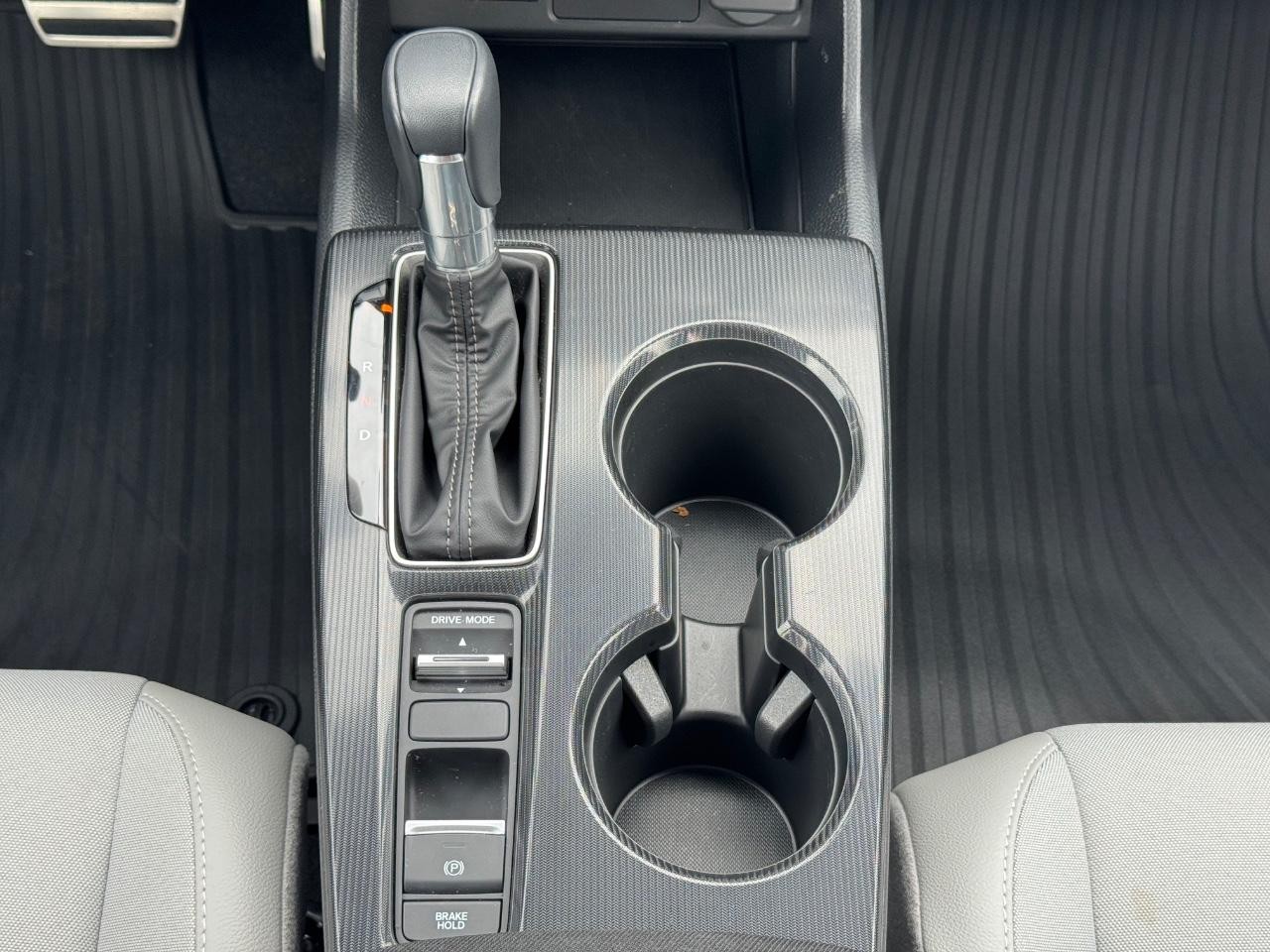 Honda Civic Sedan Hybrid Vehicle Full-screen Gallery Image 15