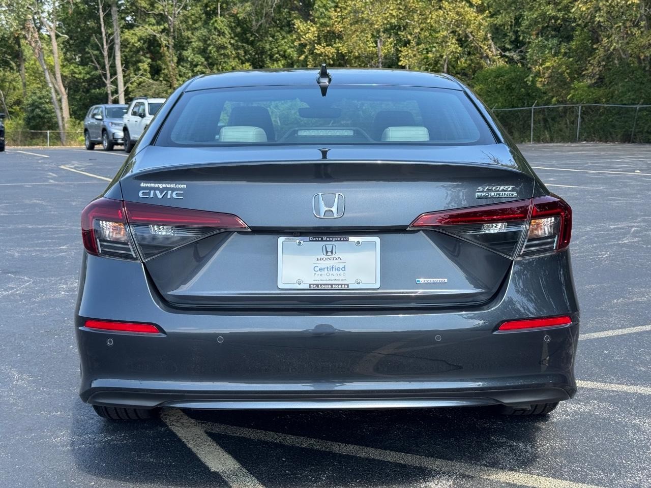 Honda Civic Sedan Hybrid Vehicle Full-screen Gallery Image 05