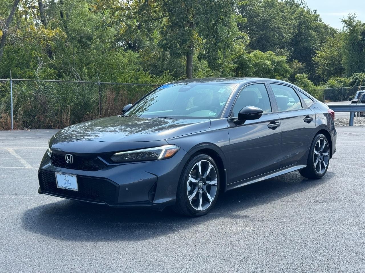 Honda Civic Sedan Hybrid Vehicle Full-screen Gallery Image 08