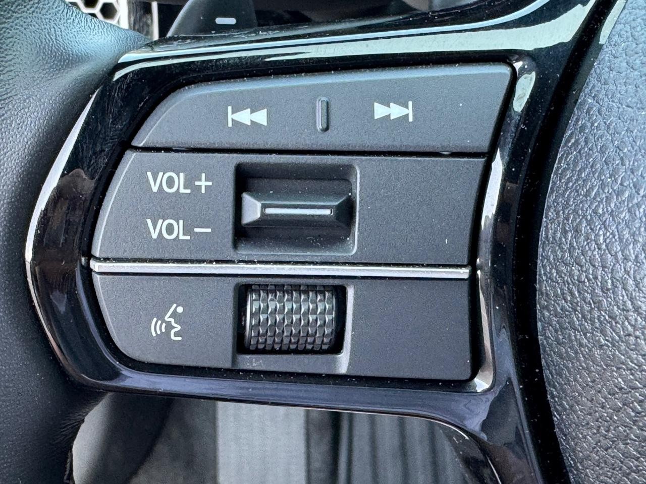 Honda Civic Sedan Hybrid Vehicle Full-screen Gallery Image 19