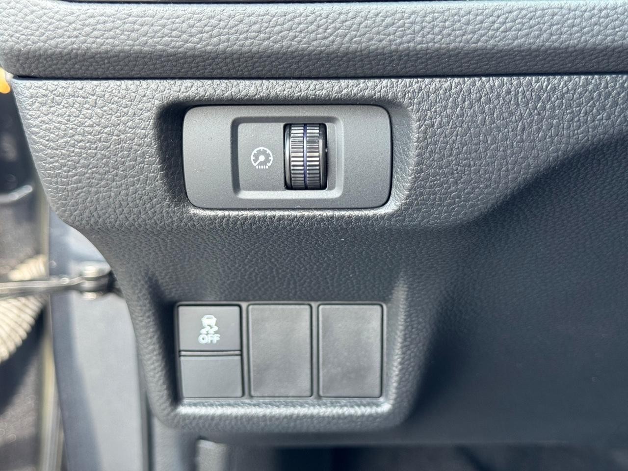 Honda Civic Sedan Hybrid Vehicle Full-screen Gallery Image 21