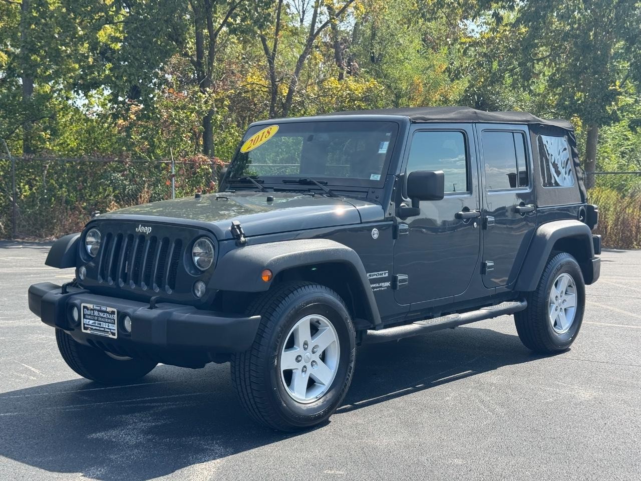 Jeep Wrangler JK Unlimited Vehicle Full-screen Gallery Image 08