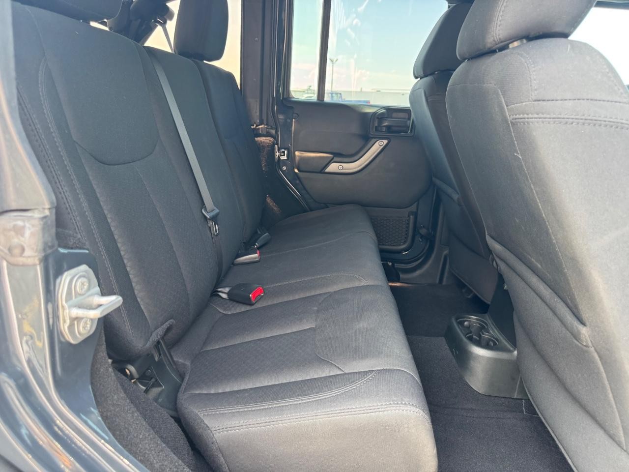 Jeep Wrangler JK Unlimited Vehicle Full-screen Gallery Image 10