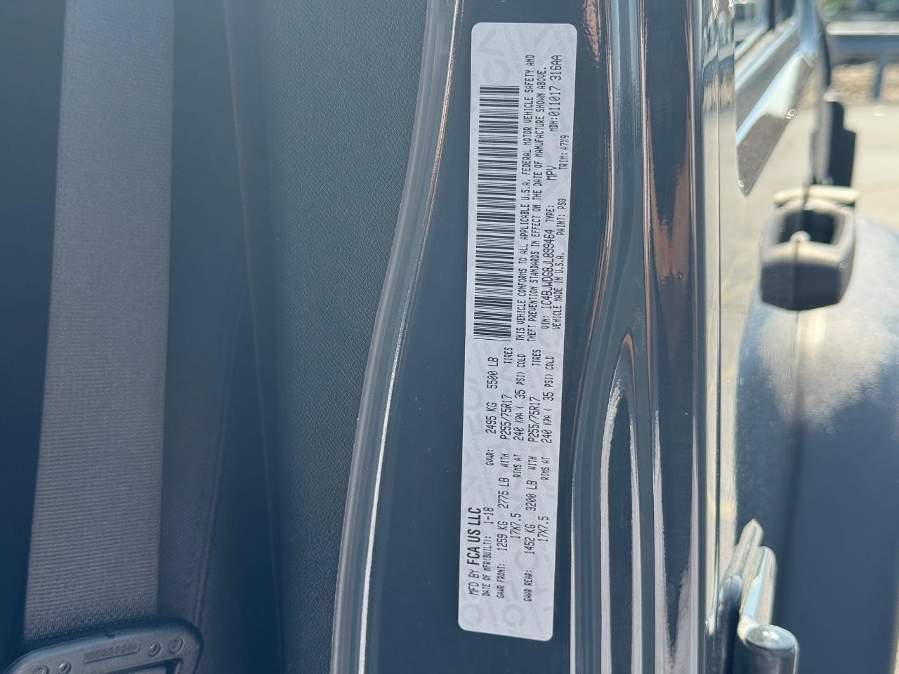 Jeep Wrangler JK Unlimited Vehicle Full-screen Gallery Image 23