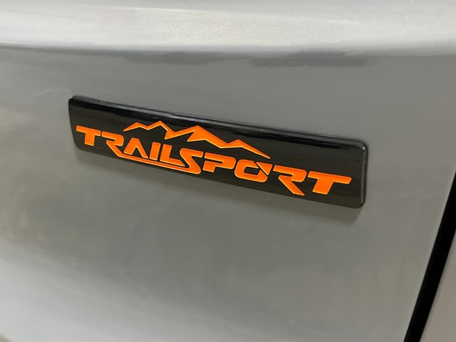 Honda CR-V Hybrid Vehicle Full-screen Gallery Image 06