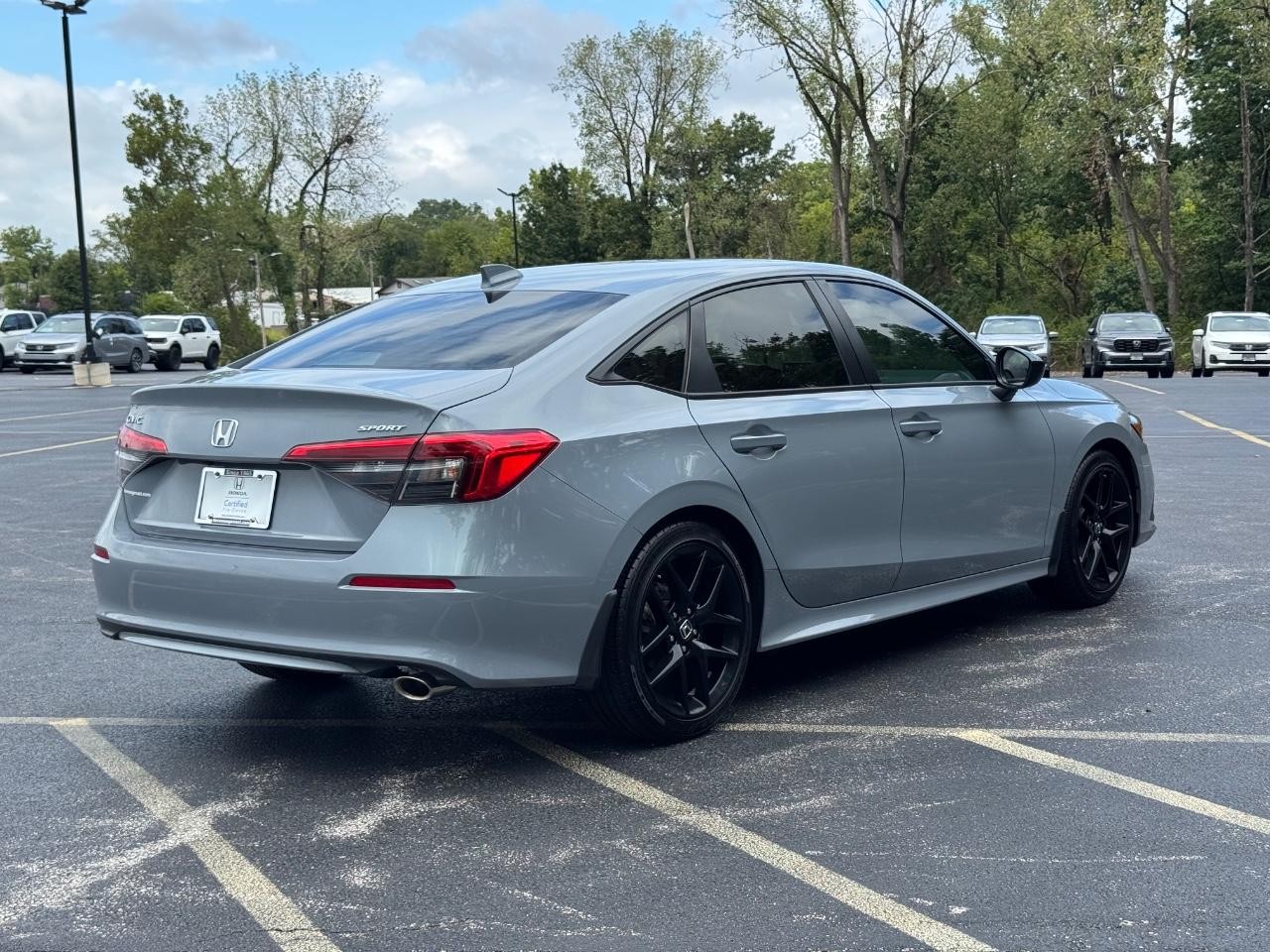 Honda Civic Sedan Vehicle Full-screen Gallery Image 03