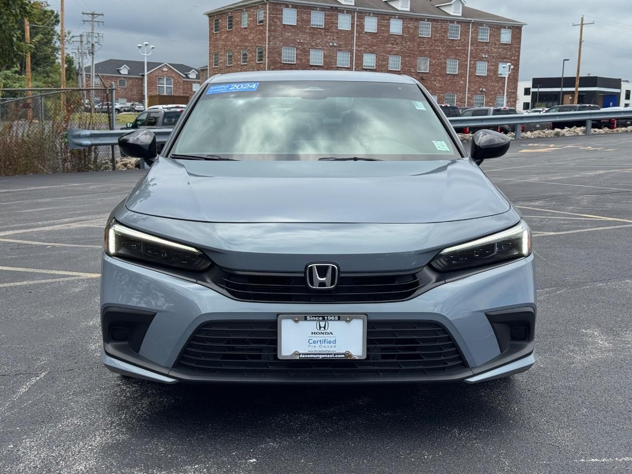 Honda Civic Sedan Vehicle Full-screen Gallery Image 09