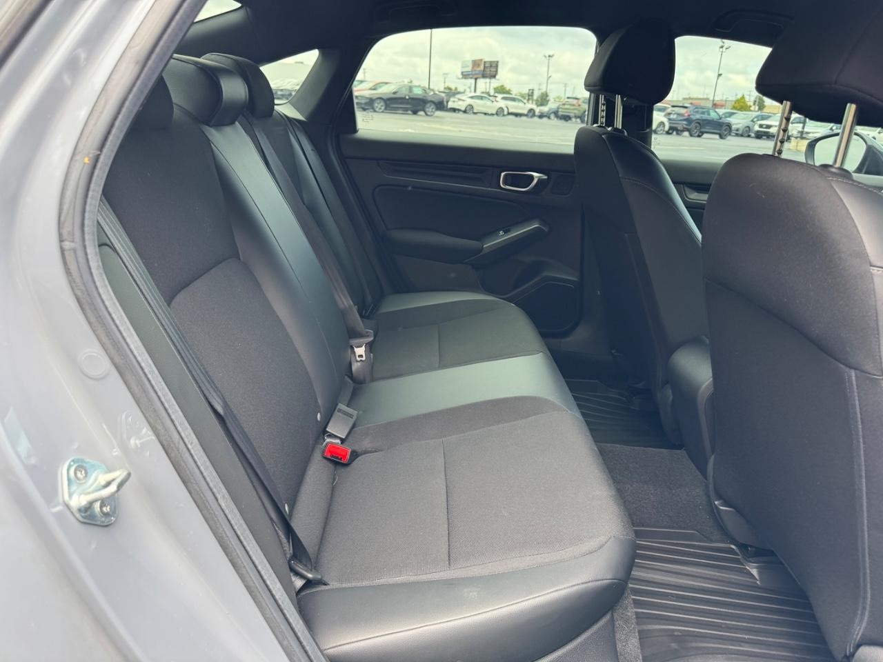 Honda Civic Sedan Vehicle Full-screen Gallery Image 10