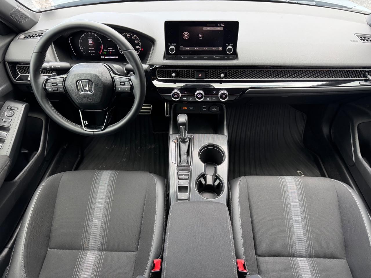 Honda Civic Sedan Vehicle Full-screen Gallery Image 11