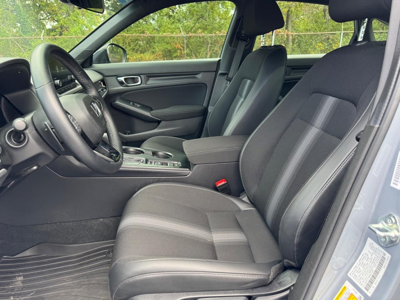 Honda Civic Sedan Vehicle Full-screen Gallery Image 17