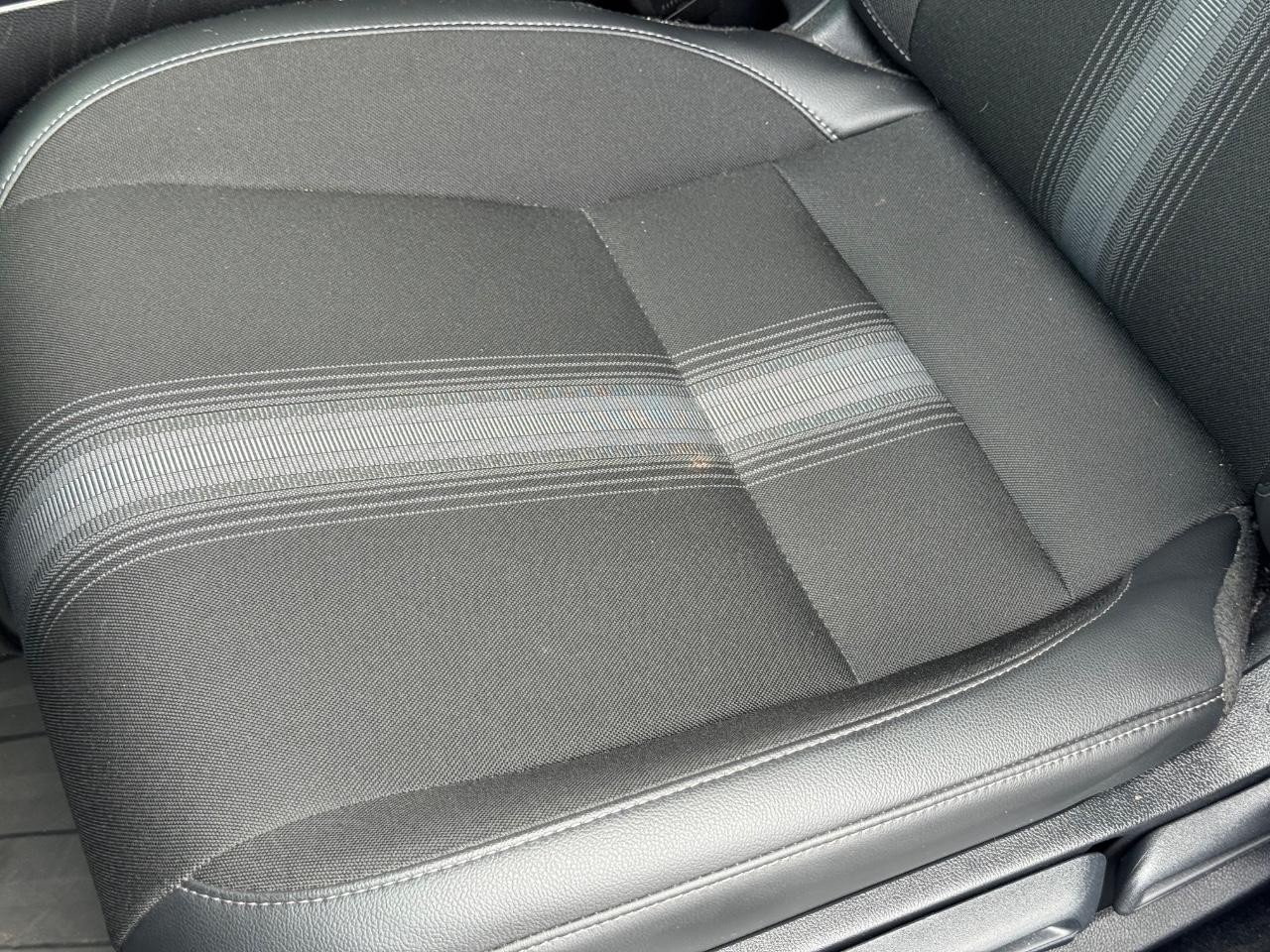 Honda Civic Sedan Vehicle Full-screen Gallery Image 24