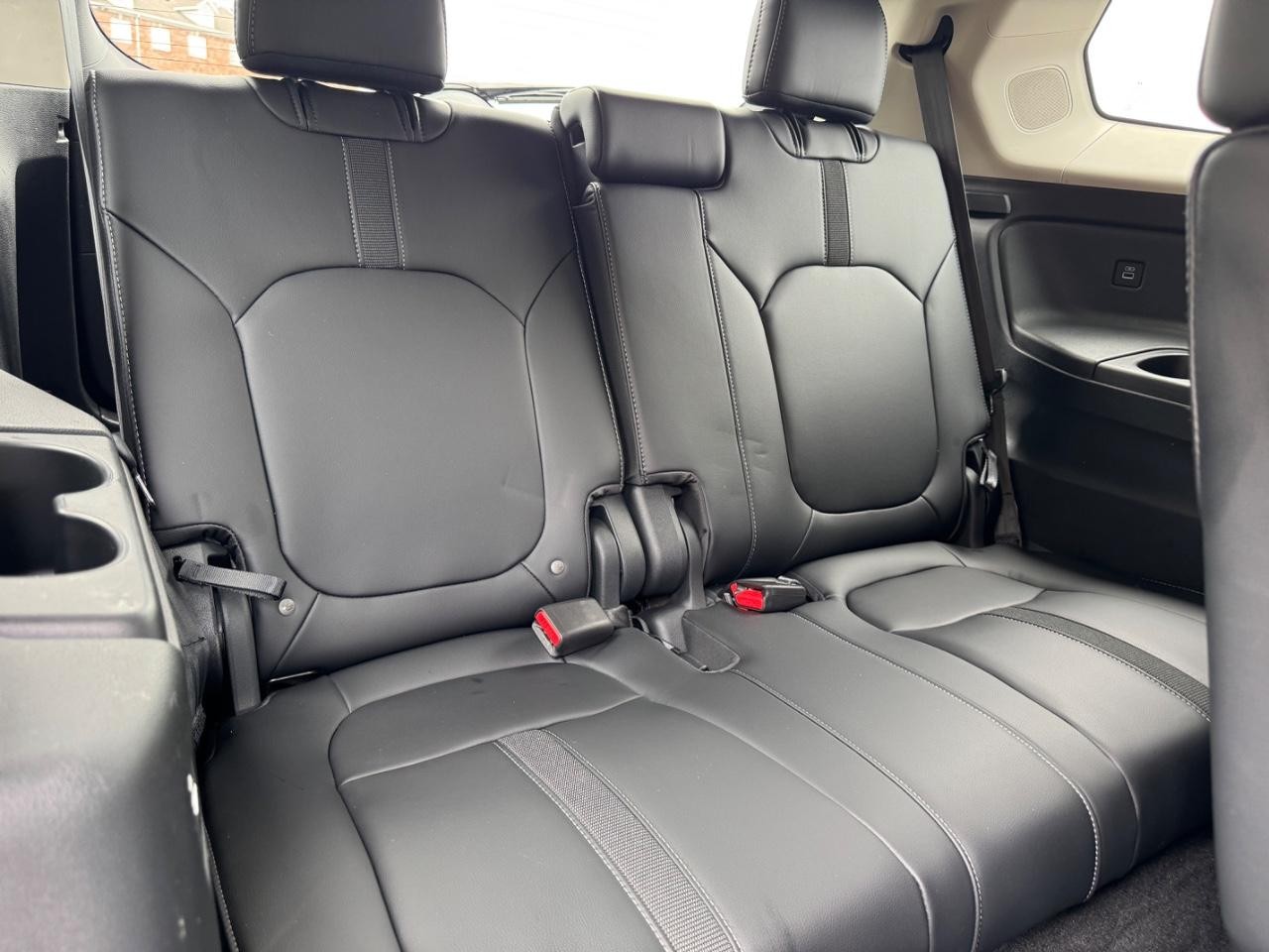 Honda Pilot Vehicle Full-screen Gallery Image 11