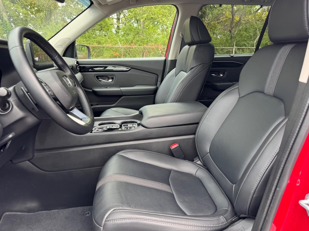 Honda Pilot Vehicle Full-screen Gallery Image 19