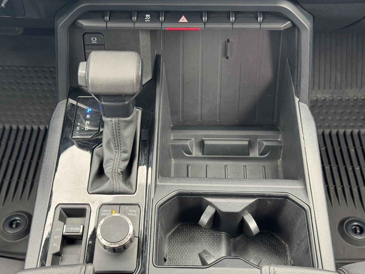 Toyota Tundra 4WD Vehicle Full-screen Gallery Image 14