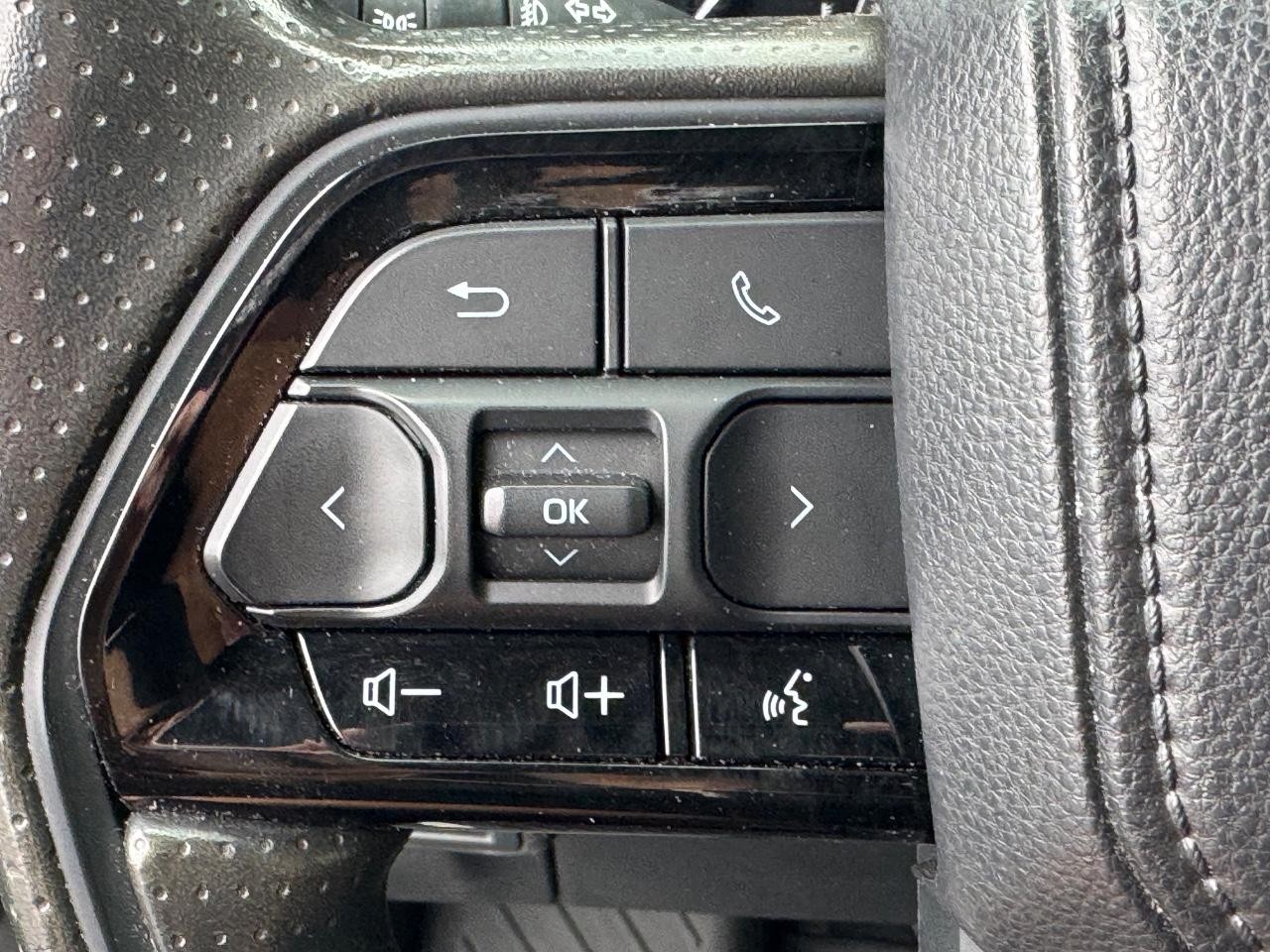 Toyota Tundra 4WD Vehicle Full-screen Gallery Image 19