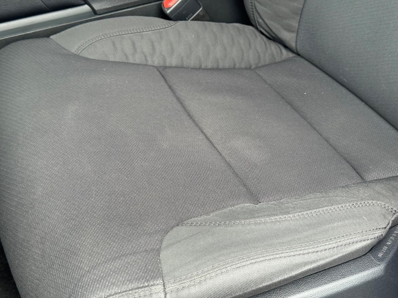 Toyota Tundra 4WD Vehicle Full-screen Gallery Image 24