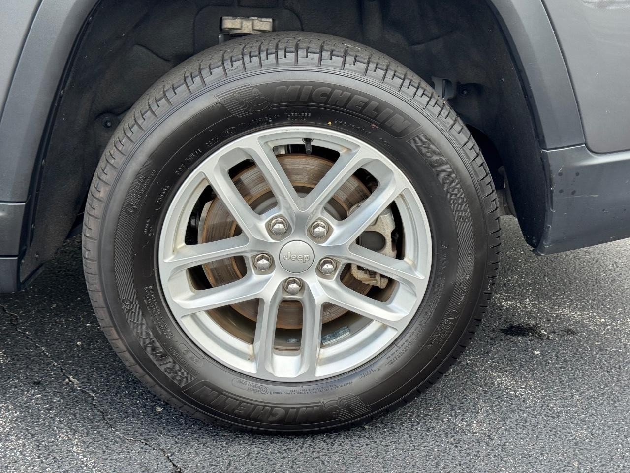 Jeep Grand Cherokee L Vehicle Full-screen Gallery Image 07