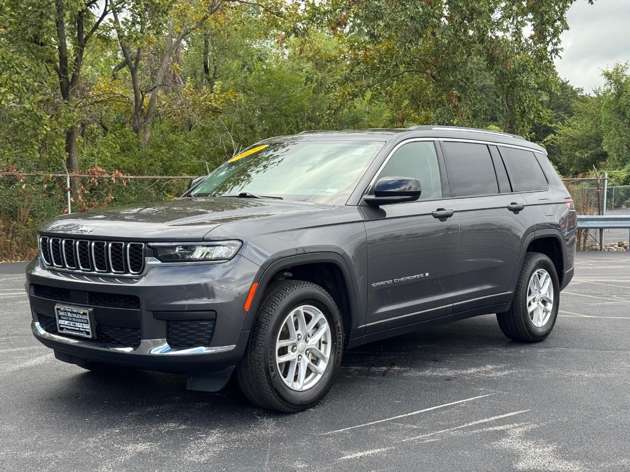 Jeep Grand Cherokee L Vehicle Full-screen Gallery Image 08