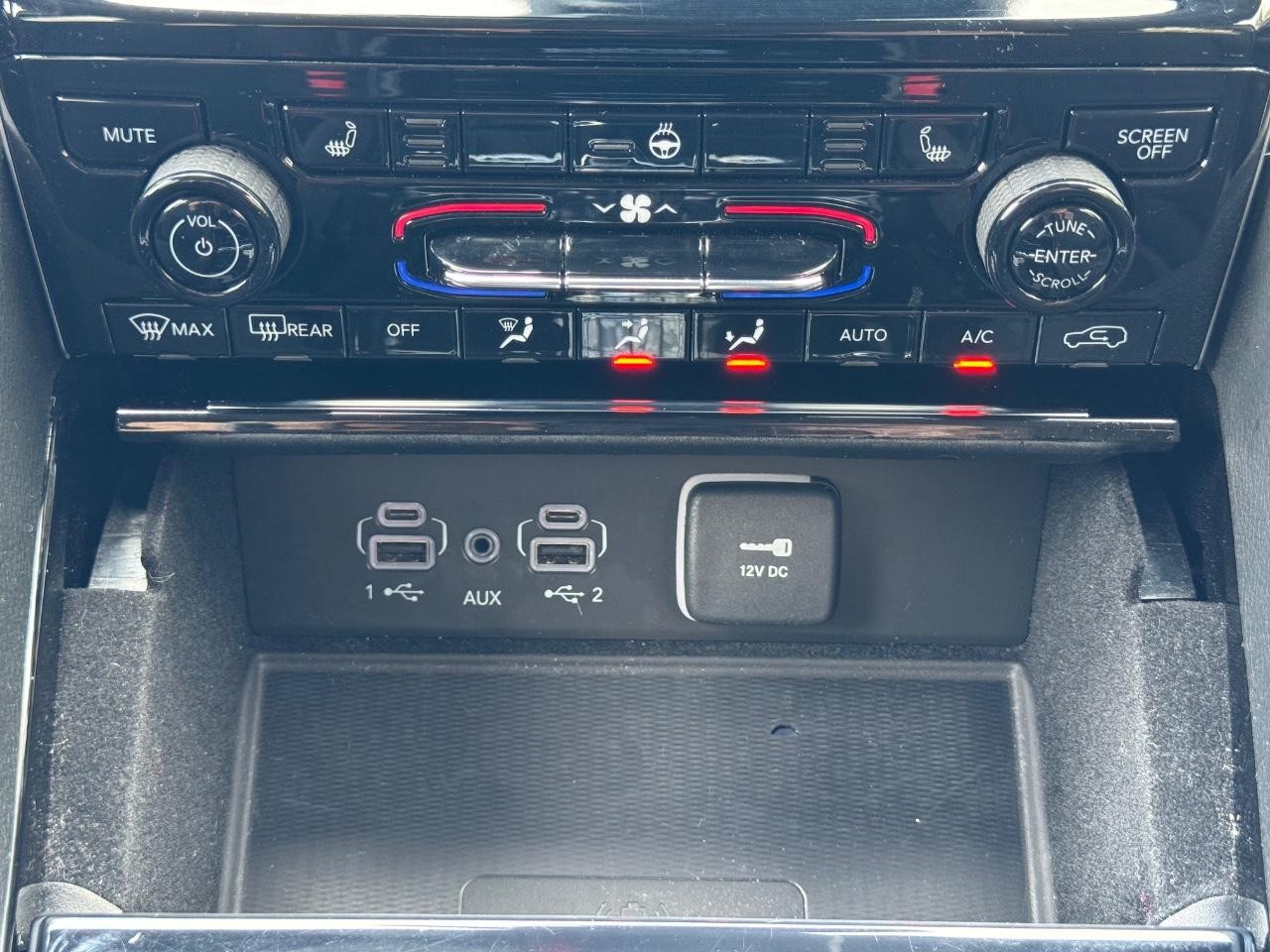 Jeep Grand Cherokee L Vehicle Full-screen Gallery Image 15