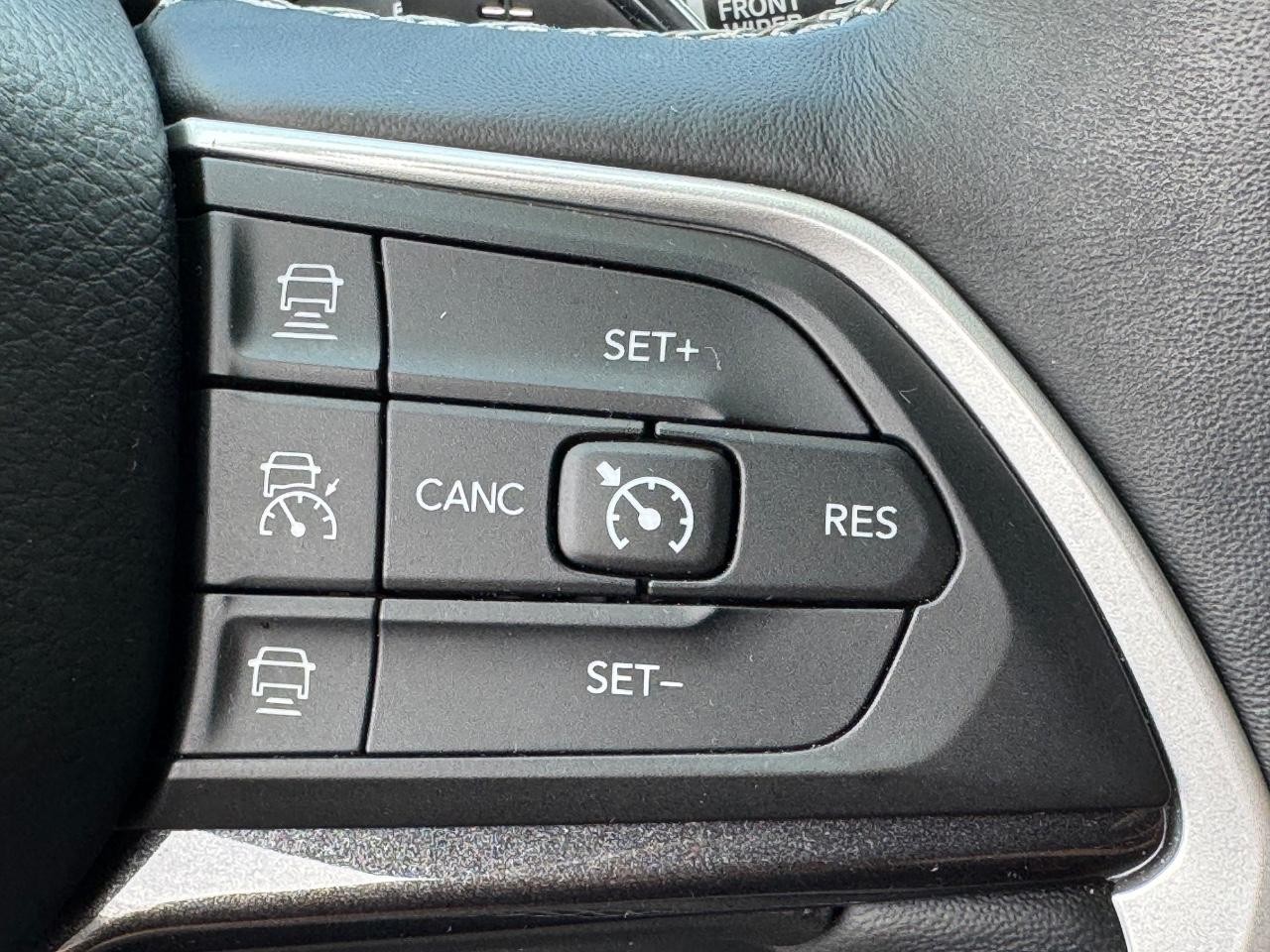 Jeep Grand Cherokee L Vehicle Full-screen Gallery Image 22