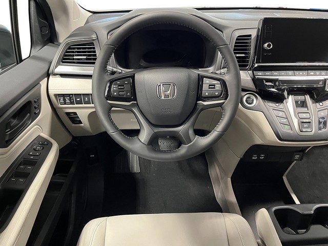 Honda Odyssey Vehicle Full-screen Gallery Image 16