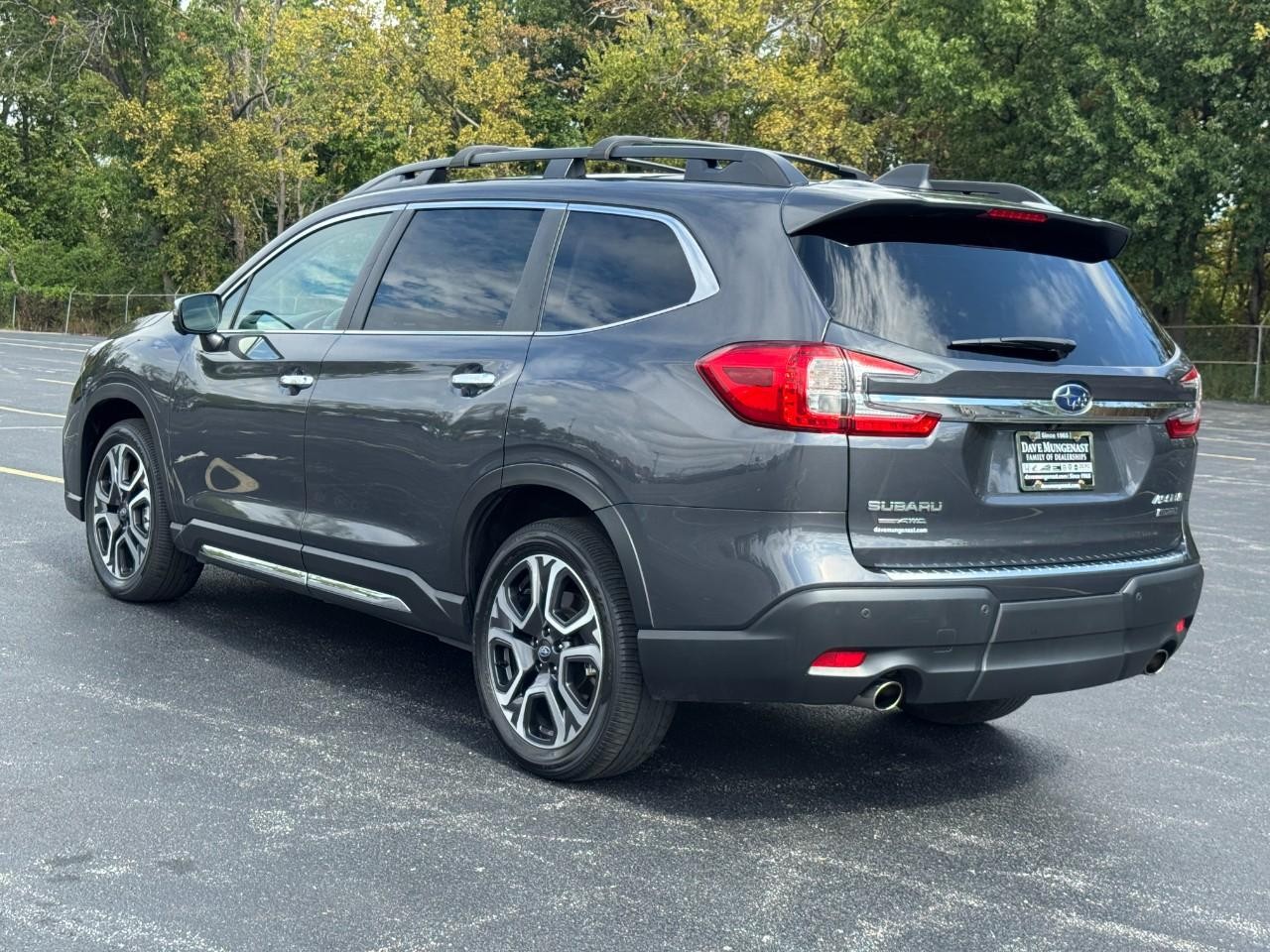 Subaru Ascent Vehicle Full-screen Gallery Image 06