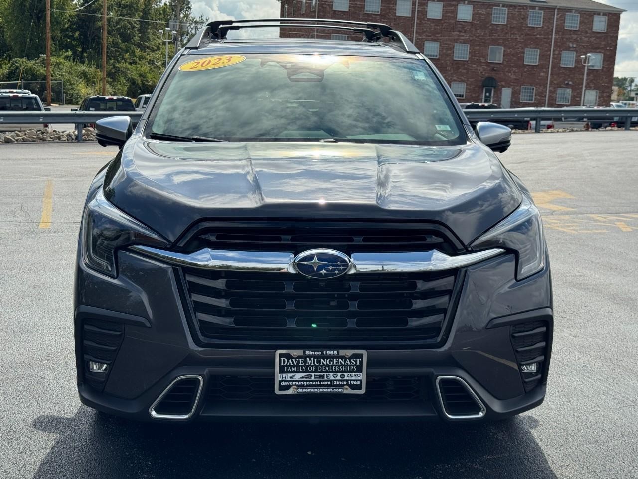 Subaru Ascent Vehicle Full-screen Gallery Image 09