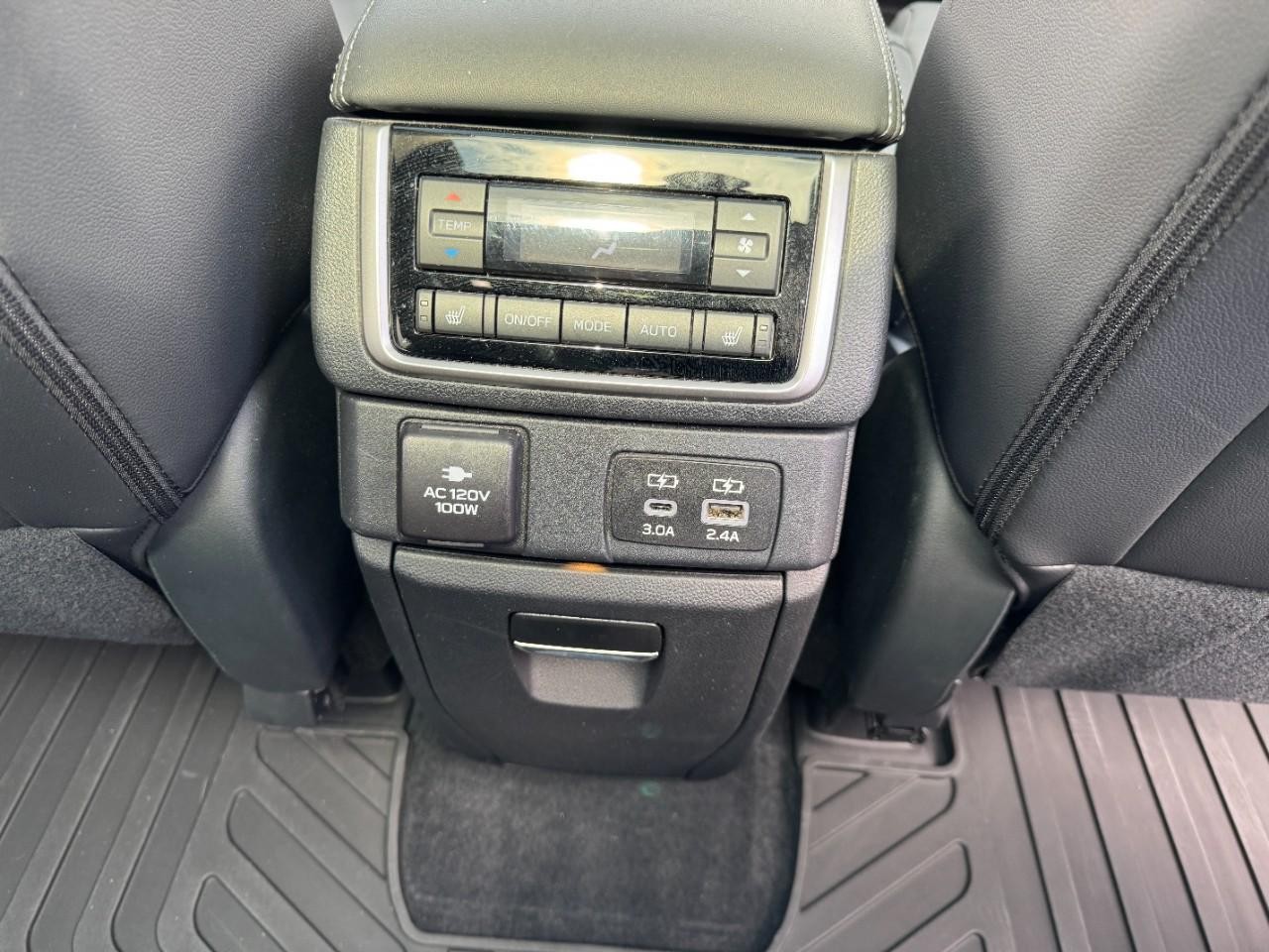 Subaru Ascent Vehicle Full-screen Gallery Image 15