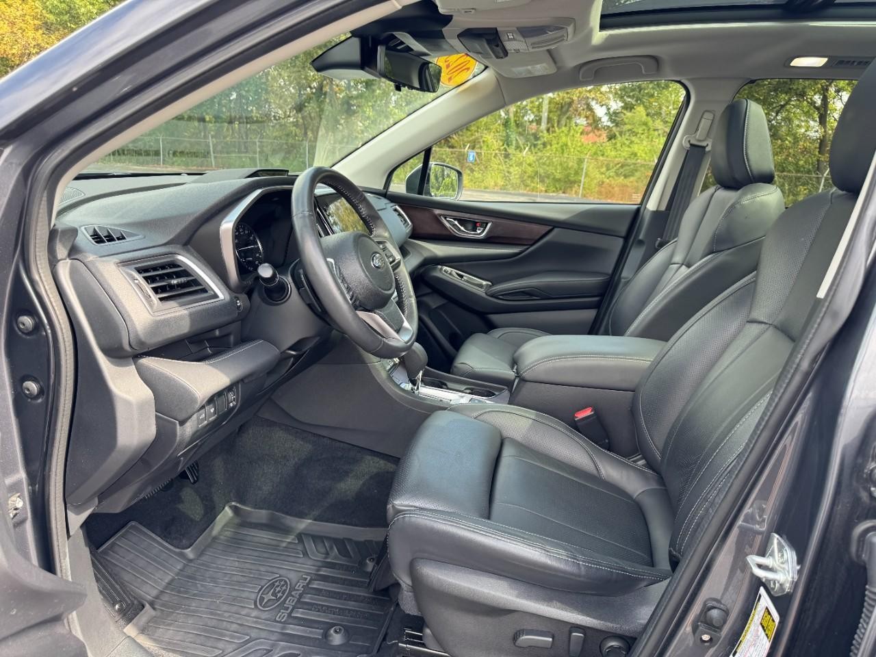 Subaru Ascent Vehicle Full-screen Gallery Image 17