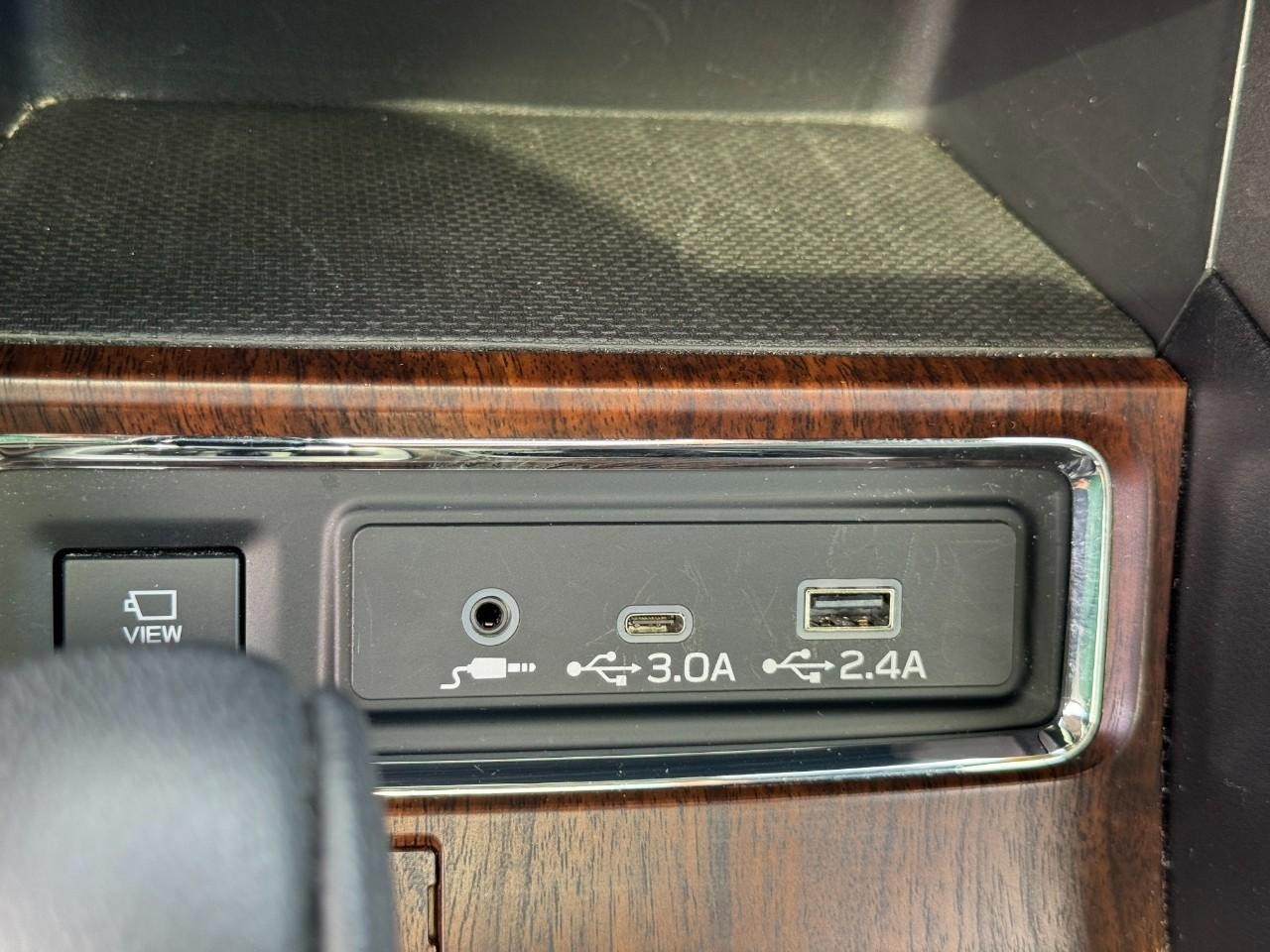 Subaru Ascent Vehicle Full-screen Gallery Image 24