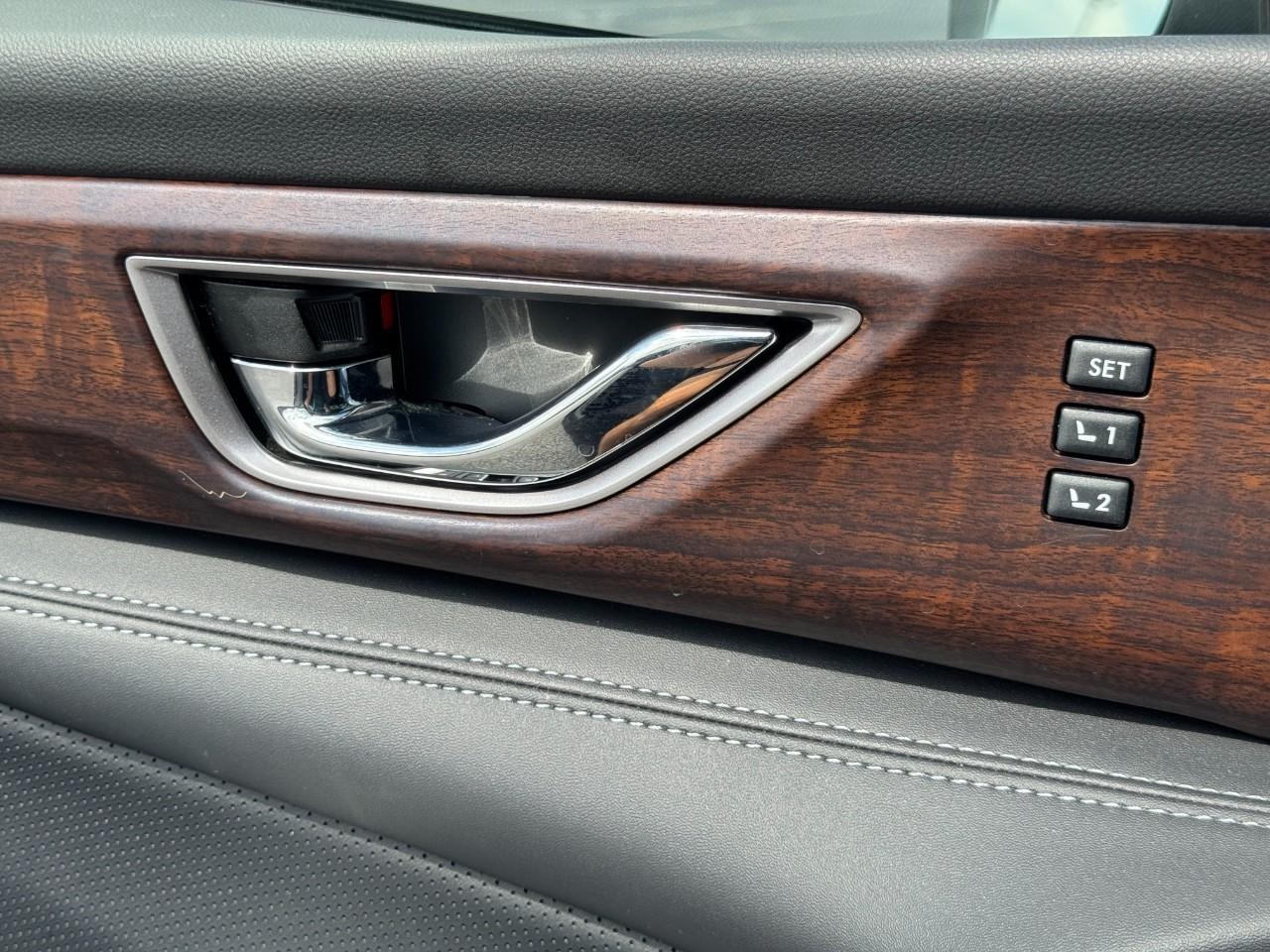 Subaru Ascent Vehicle Full-screen Gallery Image 25