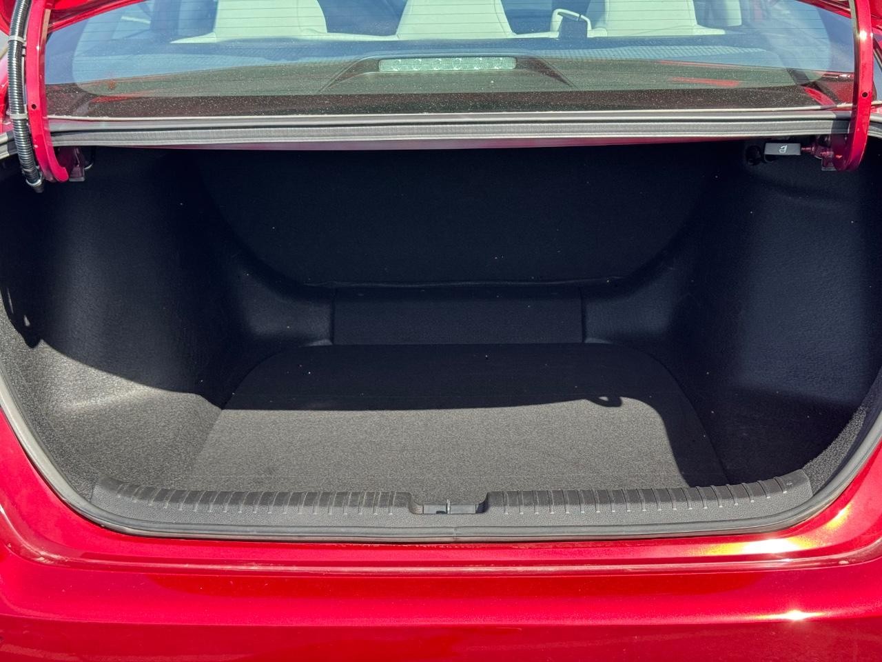 Honda Accord Sedan Vehicle Full-screen Gallery Image 04