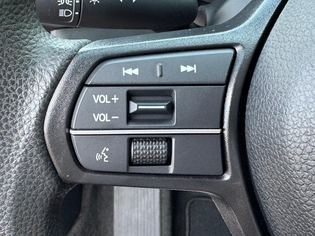 Honda Accord Sedan Vehicle Full-screen Gallery Image 19