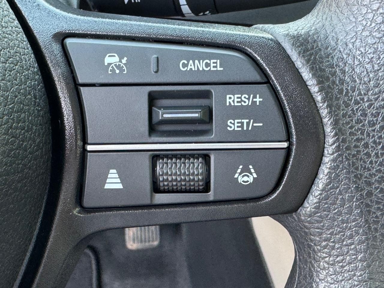 Honda Accord Sedan Vehicle Full-screen Gallery Image 20