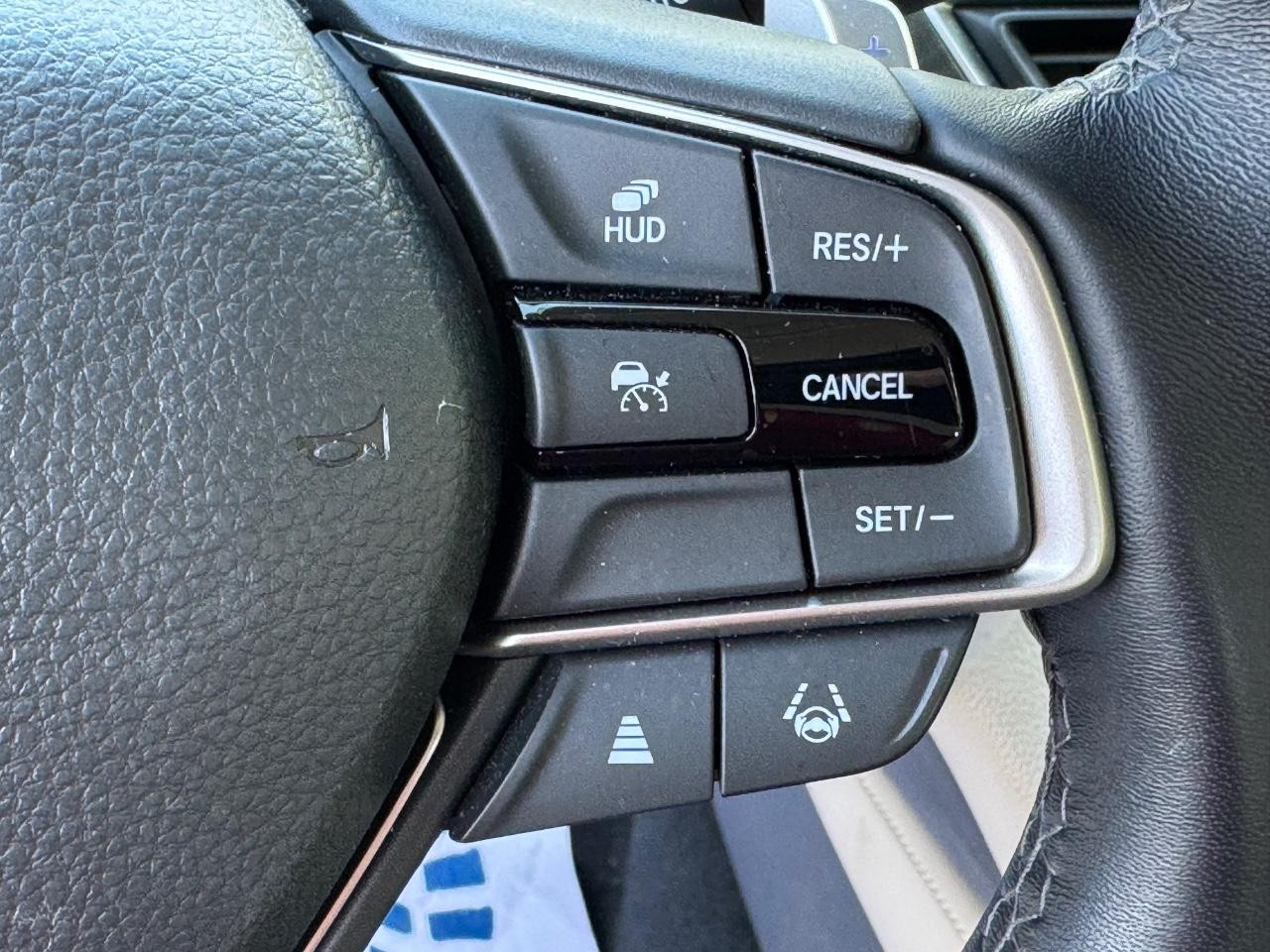 Honda Accord Hybrid Vehicle Full-screen Gallery Image 22